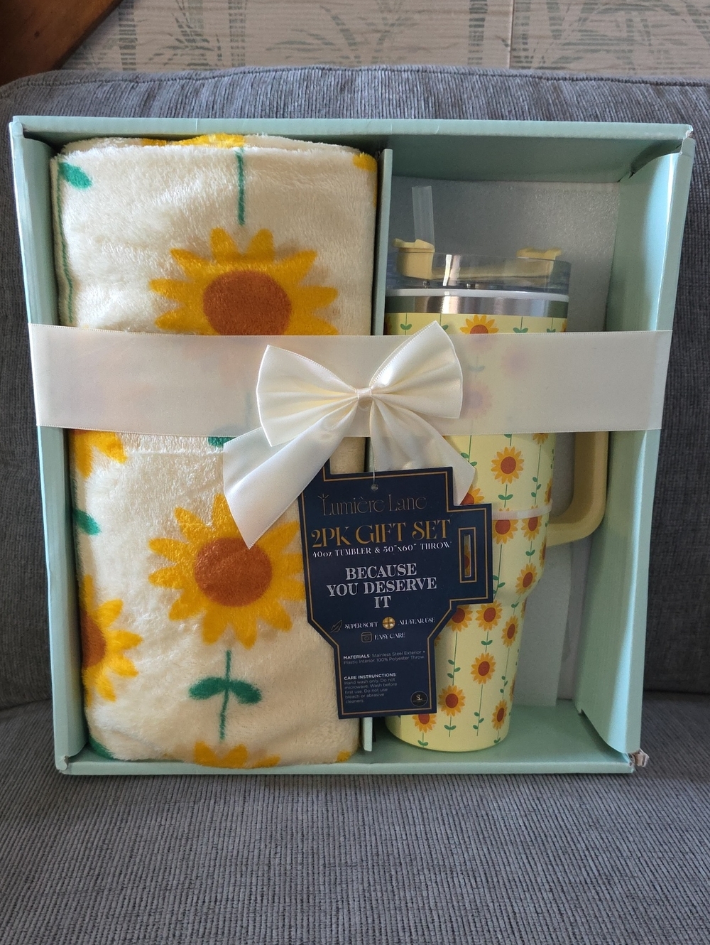 Lumiere Lane 2-piece Gift Set - 40oz Tumbler & 50"×60" Throw, NWT. Sunflowers.